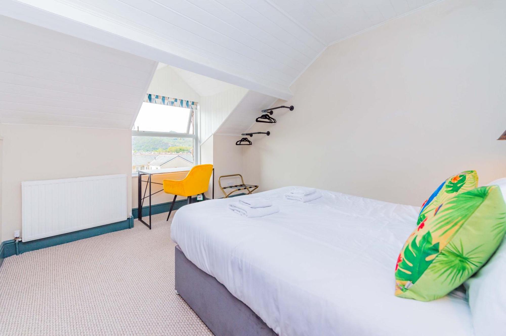 Snowdon House, 8 Bedrooms, Sleep 16, Close To Blackrock Sand Porthmadog Extérieur photo